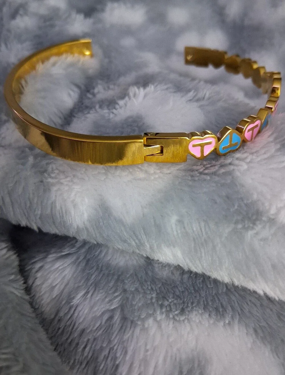 Fashion Jewelry Gold Heart Bangle with Pink & Blue Enamel